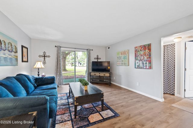 3508 Lodge Ln 123, Louisville, KY 40218
