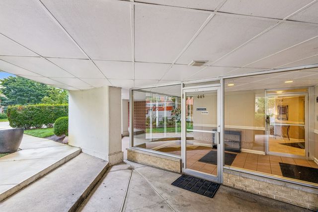 445 Sherman Avenue 302, Evanston, IL 60202