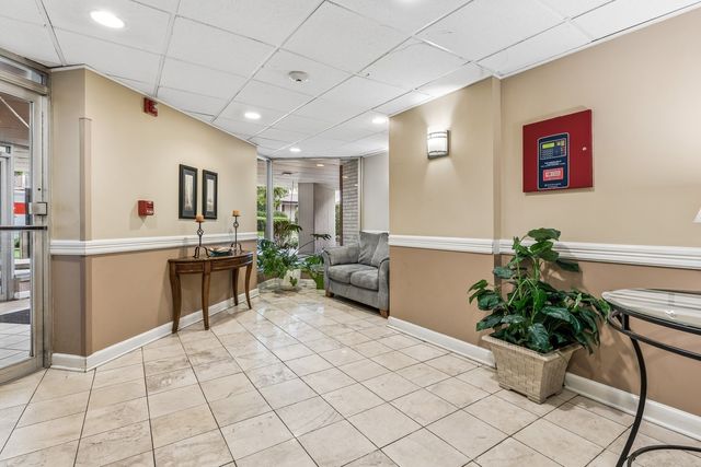 445 Sherman Avenue 302, Evanston, IL 60202