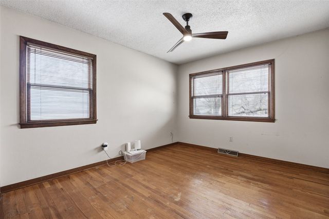 906 Talwrn, Iowa City, IA 52246