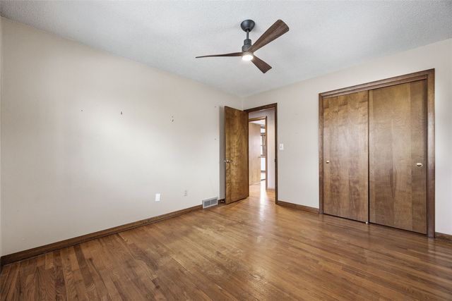 906 Talwrn, Iowa City, IA 52246