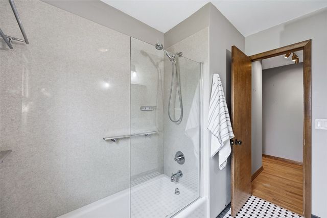 906 Talwrn, Iowa City, IA 52246