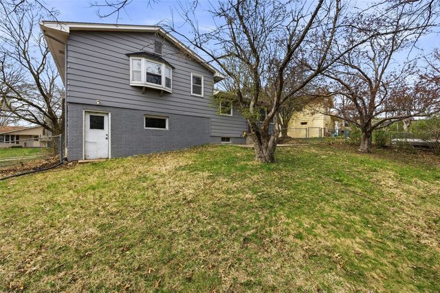 906 Talwrn, Iowa City, IA 52246