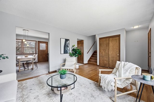 906 Talwrn, Iowa City, IA 52246
