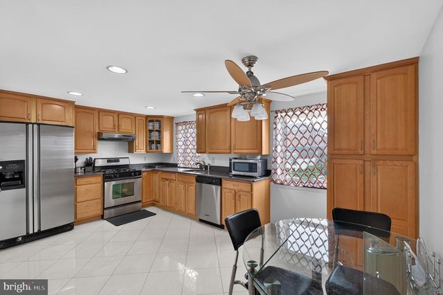 662 LAWLER ST, Philadelphia, PA 19116