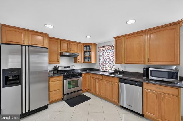 662 LAWLER ST, Philadelphia, PA 19116