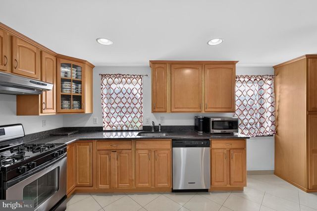 662 LAWLER ST, Philadelphia, PA 19116