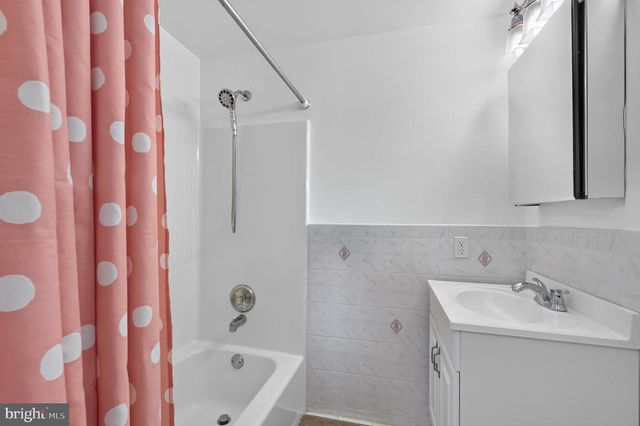 662 LAWLER ST, Philadelphia, PA 19116