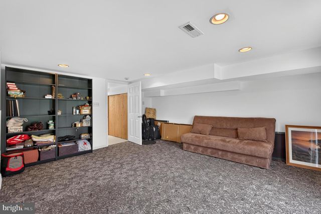 662 LAWLER ST, Philadelphia, PA 19116
