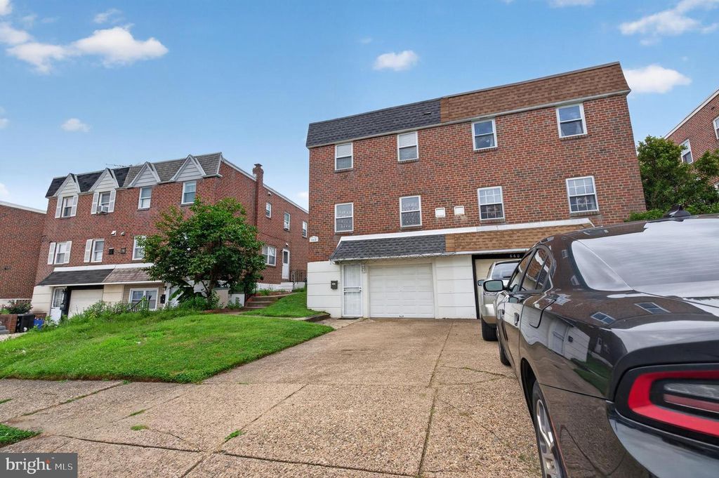 662 LAWLER ST, Philadelphia, PA 19116