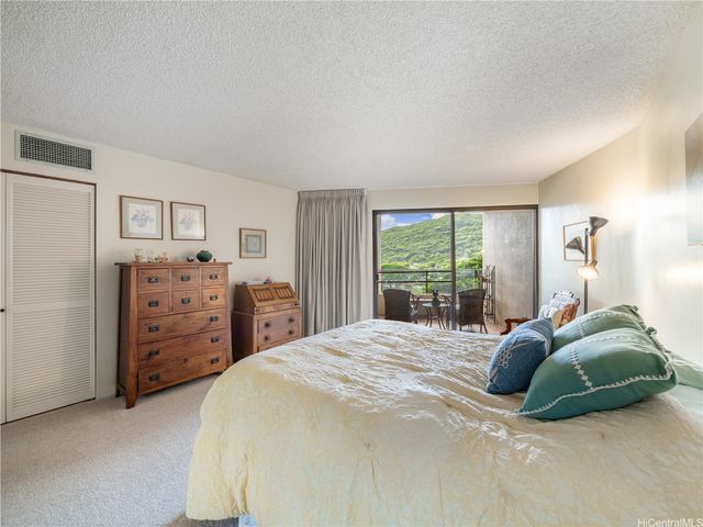 555 Hahaione Street 5C, Honolulu, HI 96825