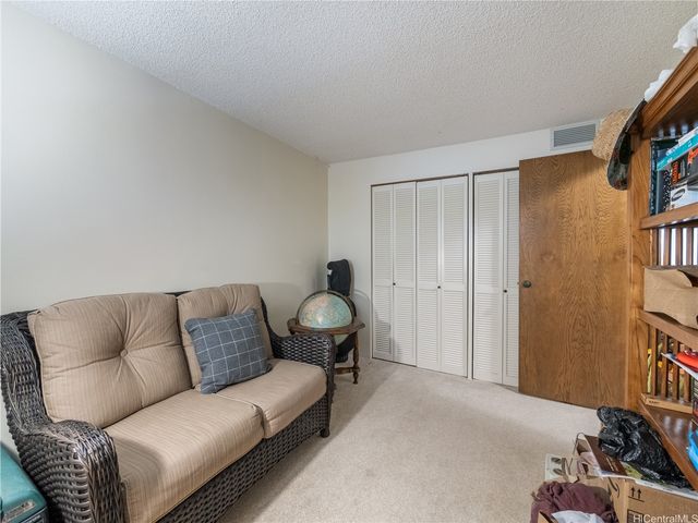 555 Hahaione Street 5C, Honolulu, HI 96825