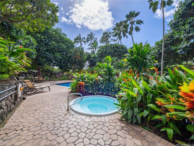 555 Hahaione Street 5C, Honolulu, HI 96825