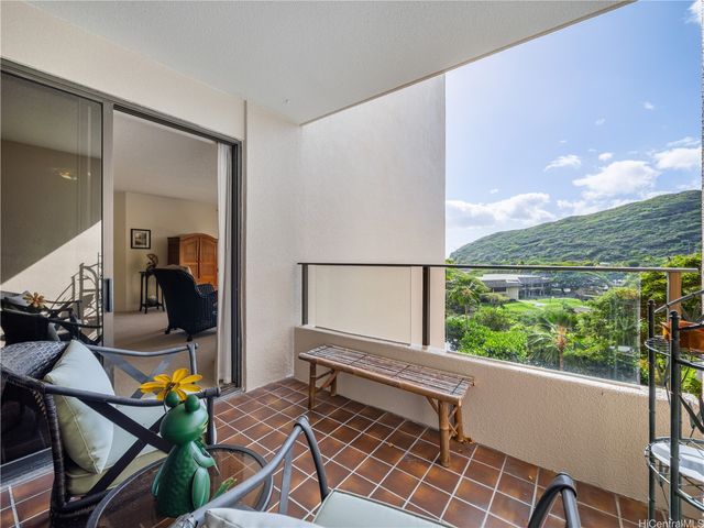555 Hahaione Street 5C, Honolulu, HI 96825