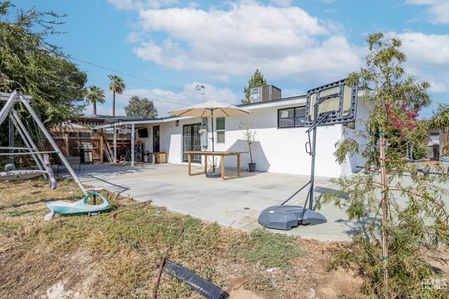 909 Oberlin Court, Bakersfield, CA 93305