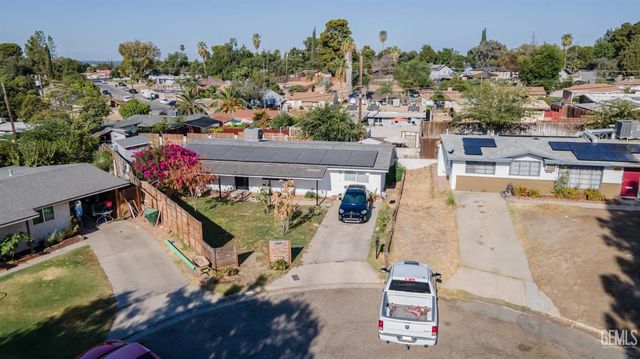 909 Oberlin Court, Bakersfield, CA 93305
