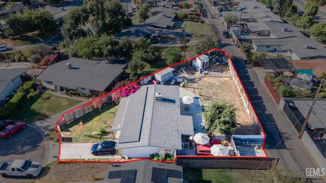 909 Oberlin Court, Bakersfield, CA 93305