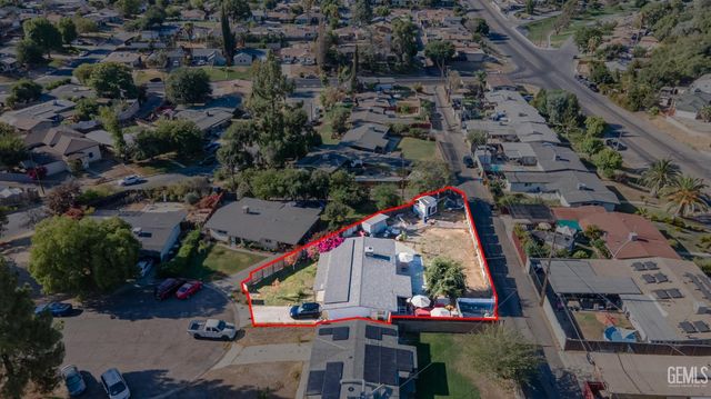 909 Oberlin Court, Bakersfield, CA 93305