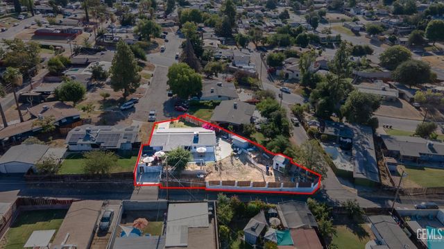 909 Oberlin Court, Bakersfield, CA 93305