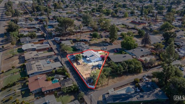 909 Oberlin Court, Bakersfield, CA 93305
