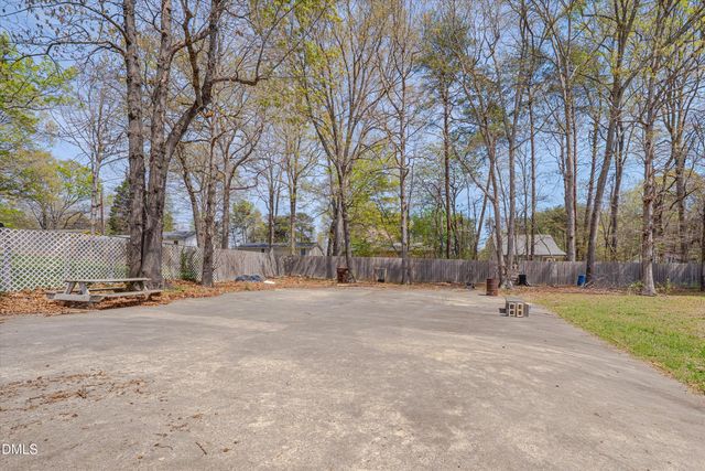 2516 Evergreen Avenue, Burlington, NC 27217