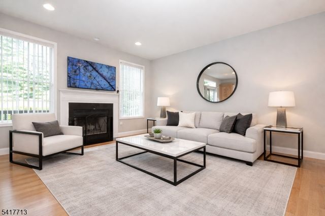 3 Skyview Dr, North Haledon Boro, NJ 07508