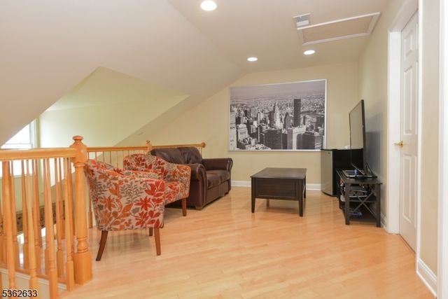 3 Skyview Dr, North Haledon Boro, NJ 07508