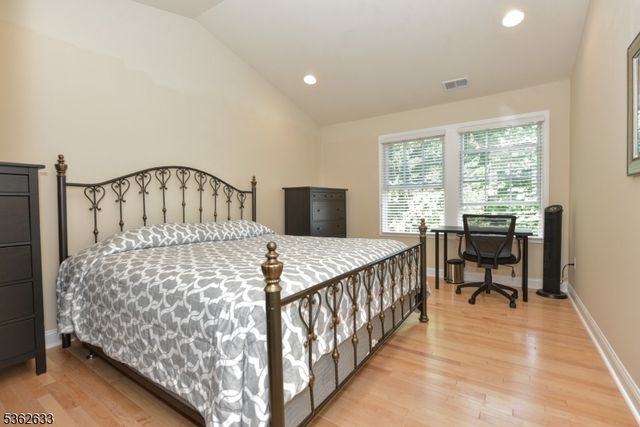 3 Skyview Dr, North Haledon Boro, NJ 07508