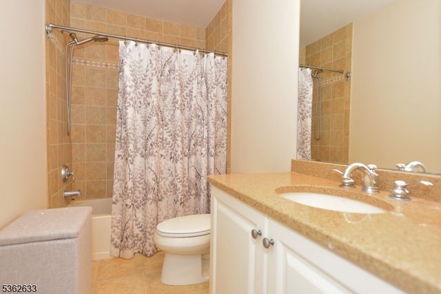 3 Skyview Dr, North Haledon Boro, NJ 07508