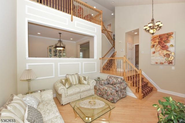 3 Skyview Dr, North Haledon Boro, NJ 07508