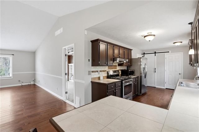 165 Riverchase Drive, Woodstock, GA 30188