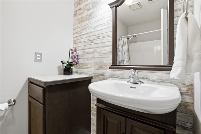 165 Riverchase Drive, Woodstock, GA 30188