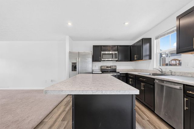 508 Skyway Drive, Springfield, OH 45505
