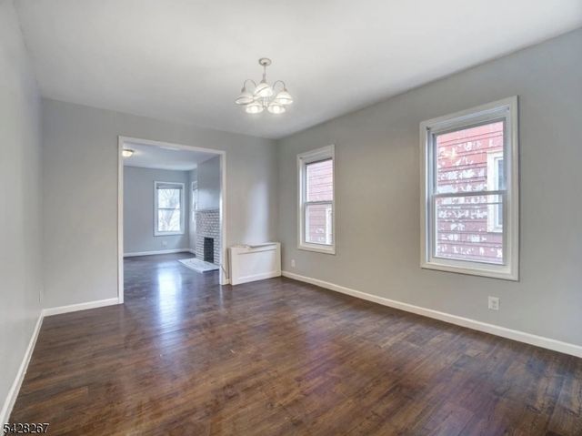 49 Parkview Ter, Newark City, NJ 07112