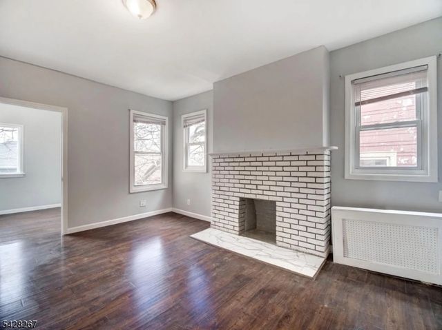 49 Parkview Ter, Newark City, NJ 07112