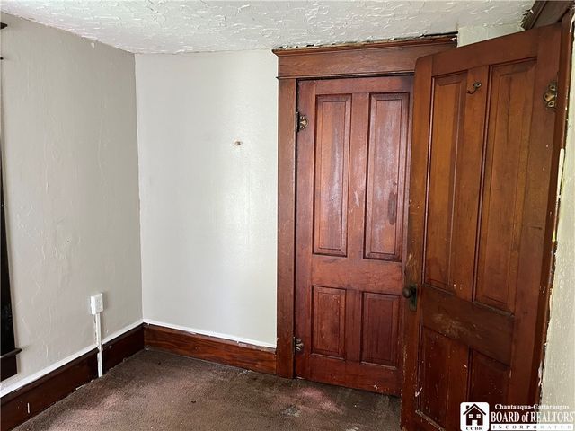 14 Dearing Avenue, Jamestown, NY 14701