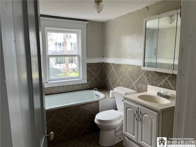 14 Dearing Avenue, Jamestown, NY 14701