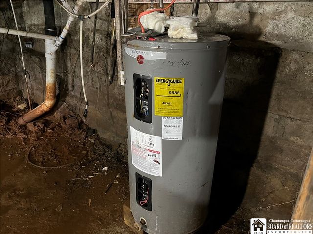 14 Dearing Avenue, Jamestown, NY 14701