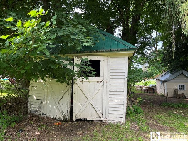 14 Dearing Avenue, Jamestown, NY 14701