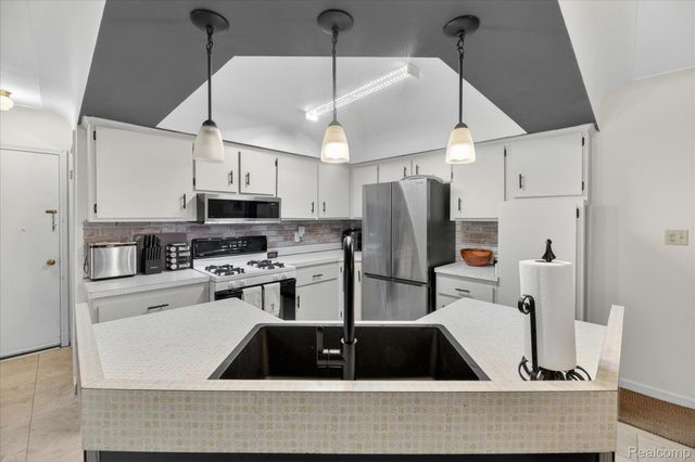 64400 Tipperary Drive, Washington Township, MI 48095