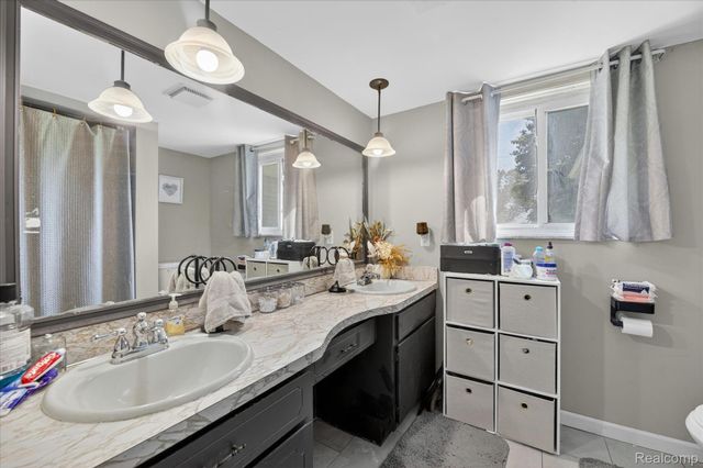 64400 Tipperary Drive, Washington Township, MI 48095