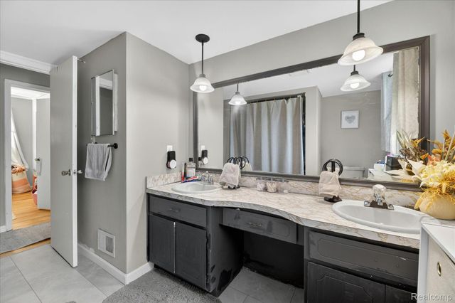 64400 Tipperary Drive, Washington Township, MI 48095