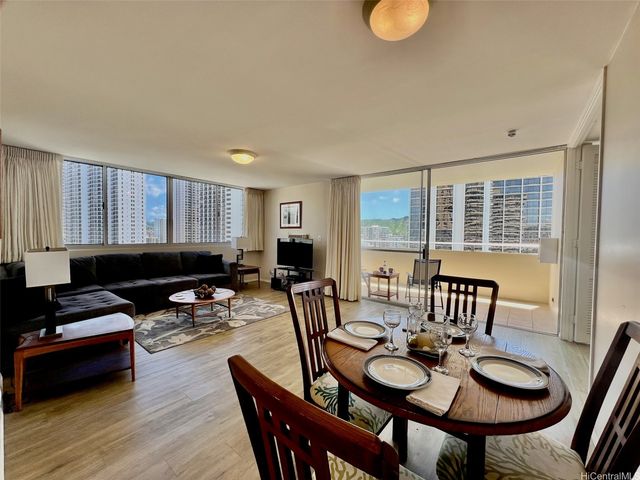 2500 Kalakaua Avenue 1604, Honolulu, HI 96815
