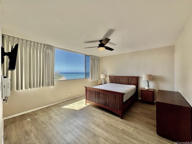 2500 Kalakaua Avenue 1604, Honolulu, HI 96815