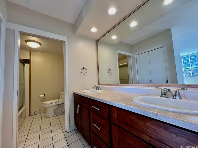 2500 Kalakaua Avenue 1604, Honolulu, HI 96815