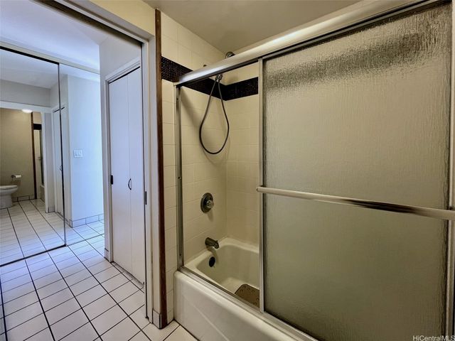 2500 Kalakaua Avenue 1604, Honolulu, HI 96815