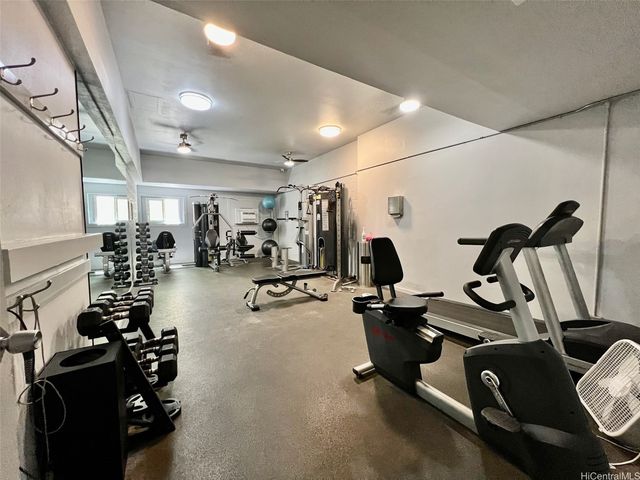 2500 Kalakaua Avenue 1604, Honolulu, HI 96815