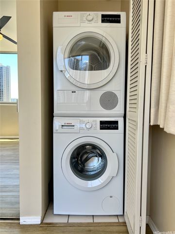 2500 Kalakaua Avenue 1604, Honolulu, HI 96815