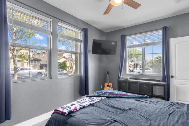 1418 Hunter Creek Dr, Patterson, CA 95363