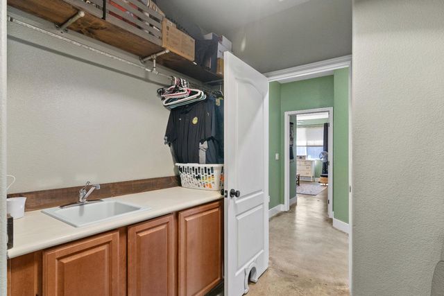 1418 Hunter Creek Dr, Patterson, CA 95363